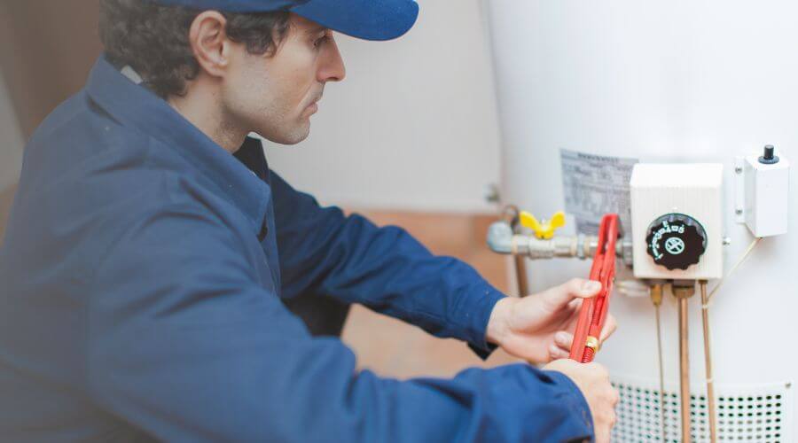 Professional water heater repair in Holcomb, IL
